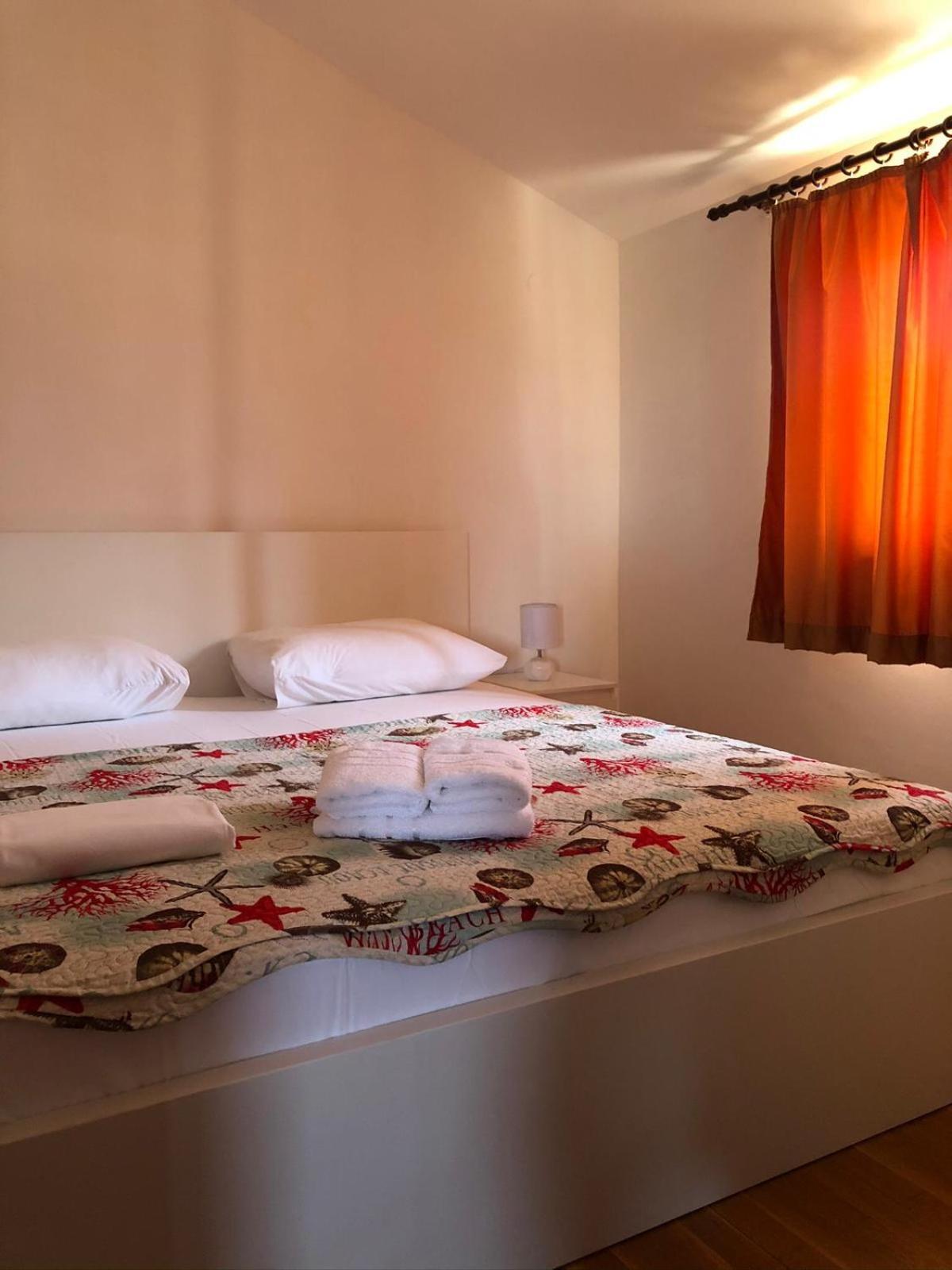 Antoni Apartment